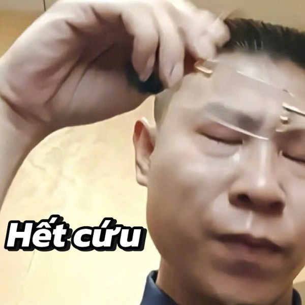 meme hết cứu bất lực khóc