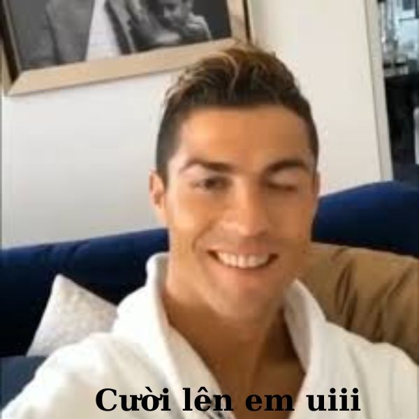 ảnh ronaldo bựa cười lên