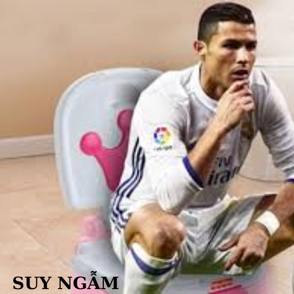 ảnh ronaldo bựa ngồi ẻ
