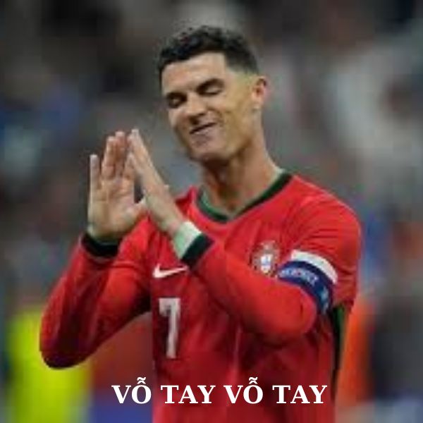 ảnh ronaldo bựa vỗ tay