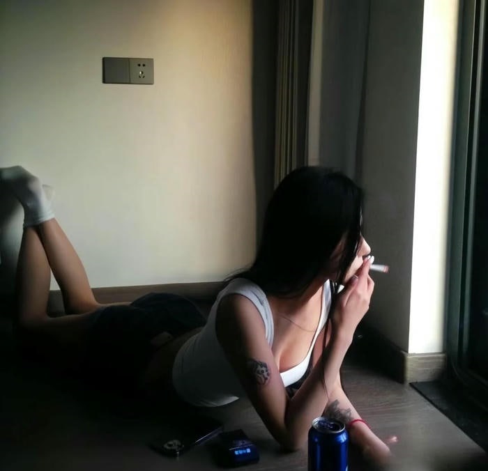 ảnh avatar nữ ngầu che mặt ngầu cool