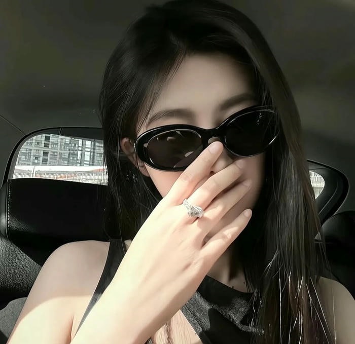 ảnh avatar nữ ngầu che mặt ngầu