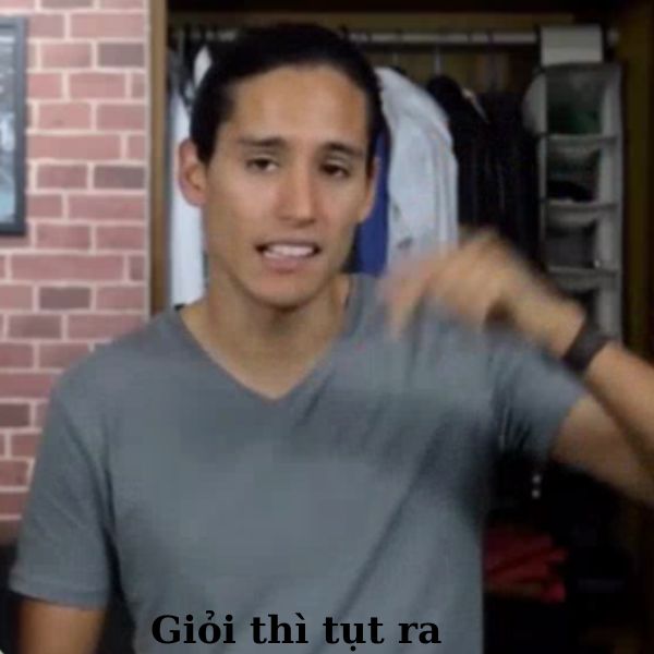 meme chỉ tay tụt quần