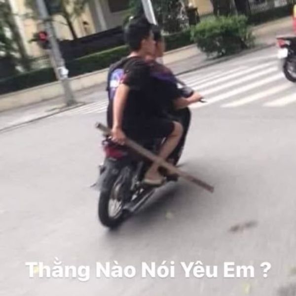 meme đánh nhau thằng nào nói yêu em