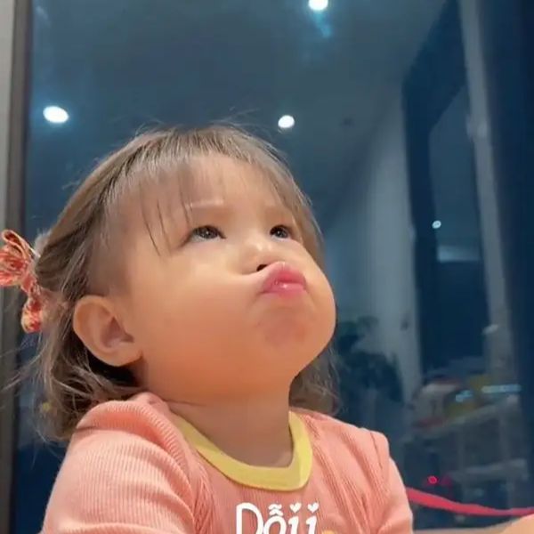 meme dỗi bé pam