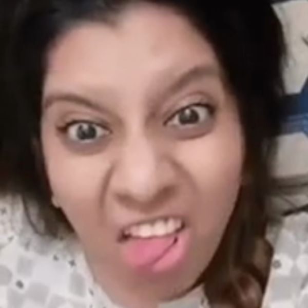 meme hài gốc lè lưỡi